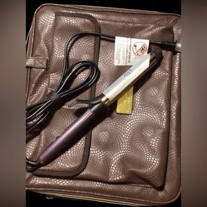 NIB..Olivia Garden 1 1/4" Pro Titanium Curling Iron